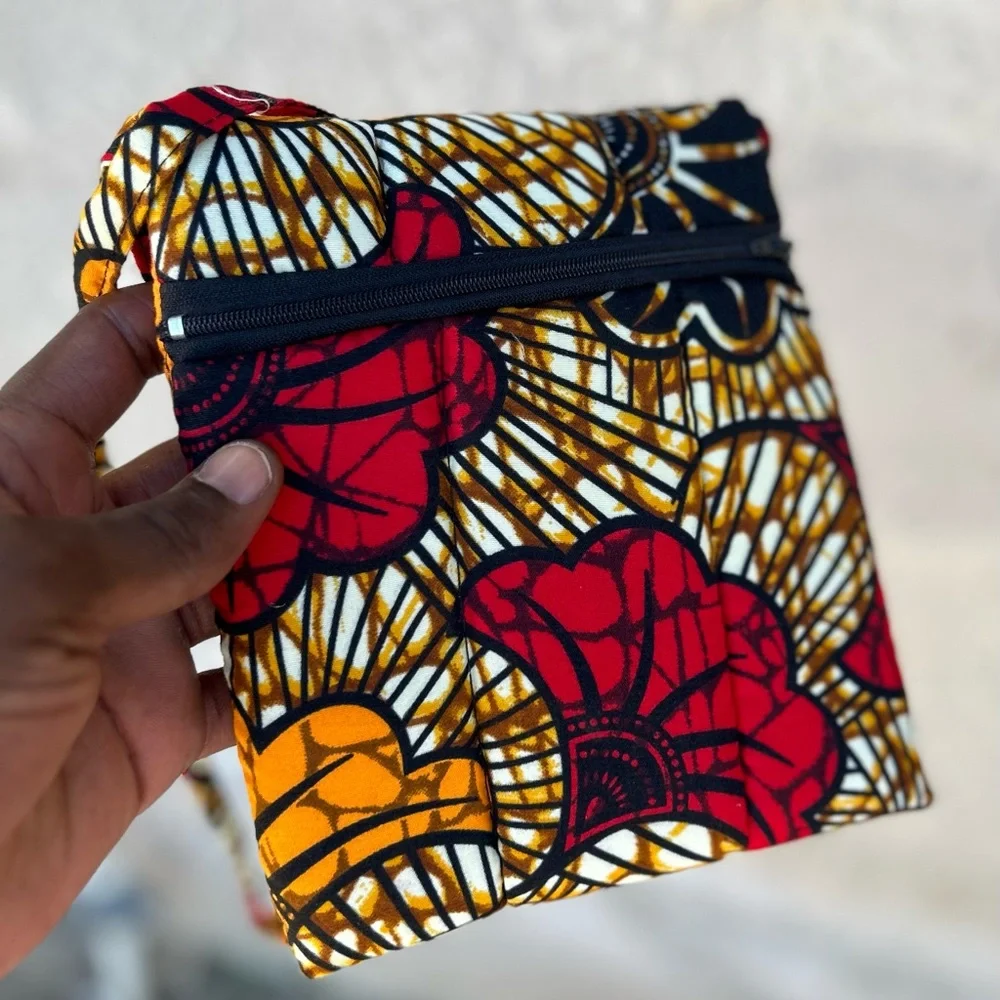 NW 💯 cotton Vlisco fabric African Print Crossbody Sz 7”x 6”